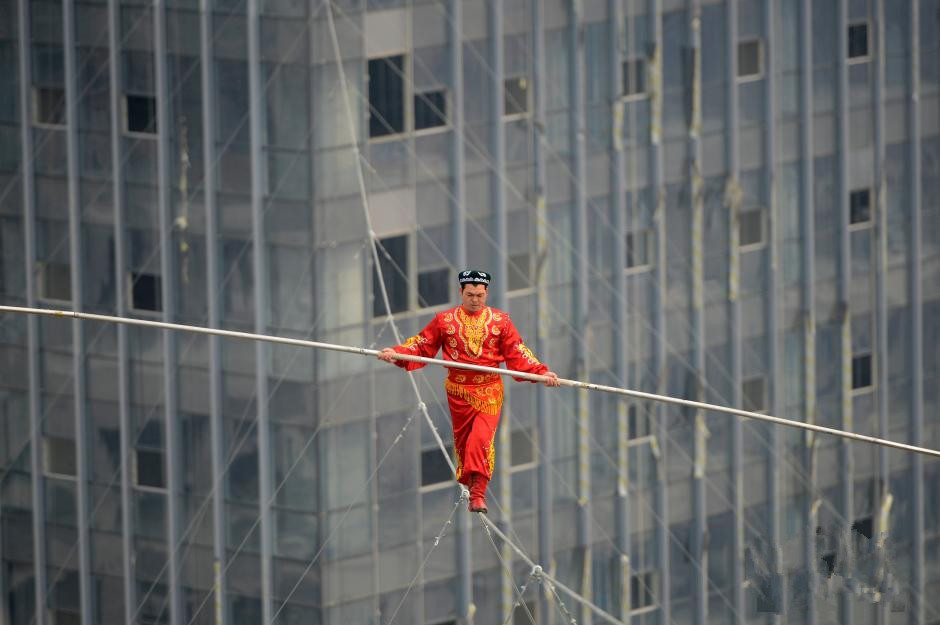 高空踩钢丝什么原理_高空作业证