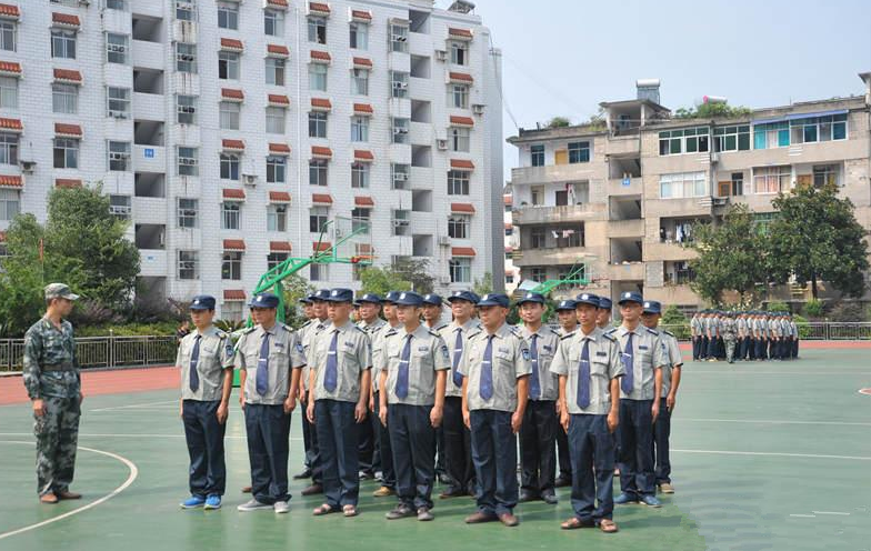 首页 ></p></a> 社会 据了解,鹤峰县地处山区,学校布局较分散,安全形势不容