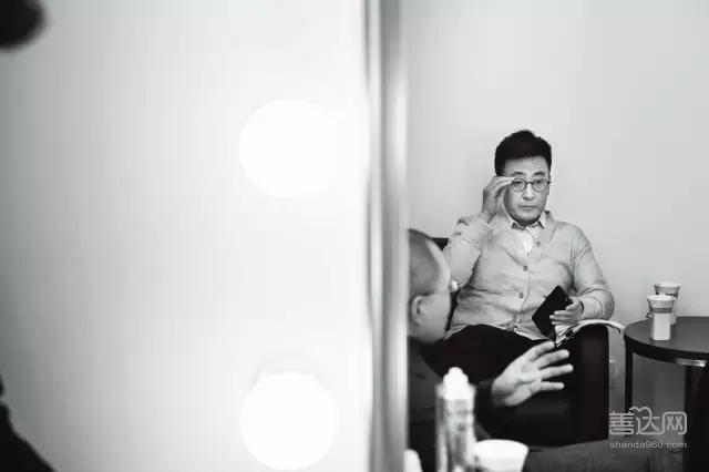 窦文涛俞飞鸿_窦文涛收入(2)