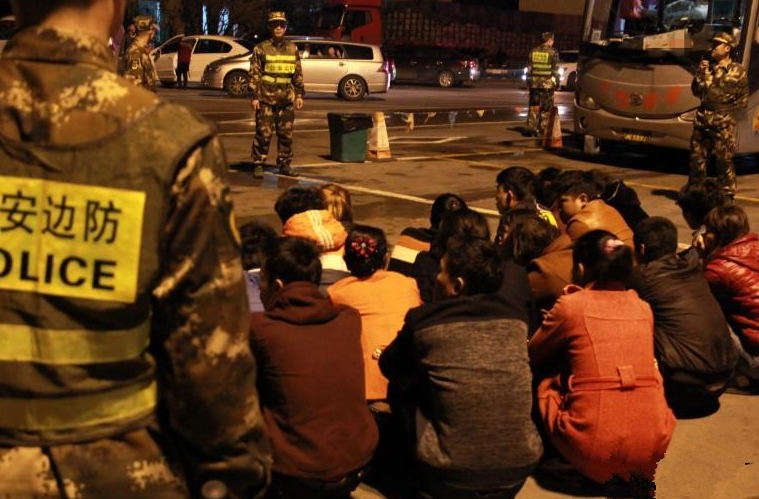偷渡贩卖人口电影_乌龙事件揭开的非法偷渡,究竟人口贩卖的迹象该如何杜绝(2)