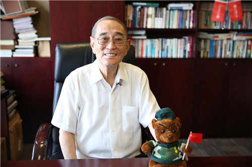 20世纪著名经济学家_资料图:著名经济学家吴敬琏.-吴敬琏 经济改革远未达标(3)