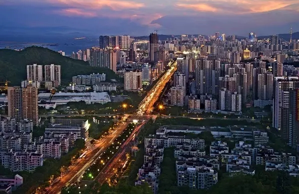 金台榜 <wbr>| <wbr>17省市被雾“埋”,换个地方清清肺 \