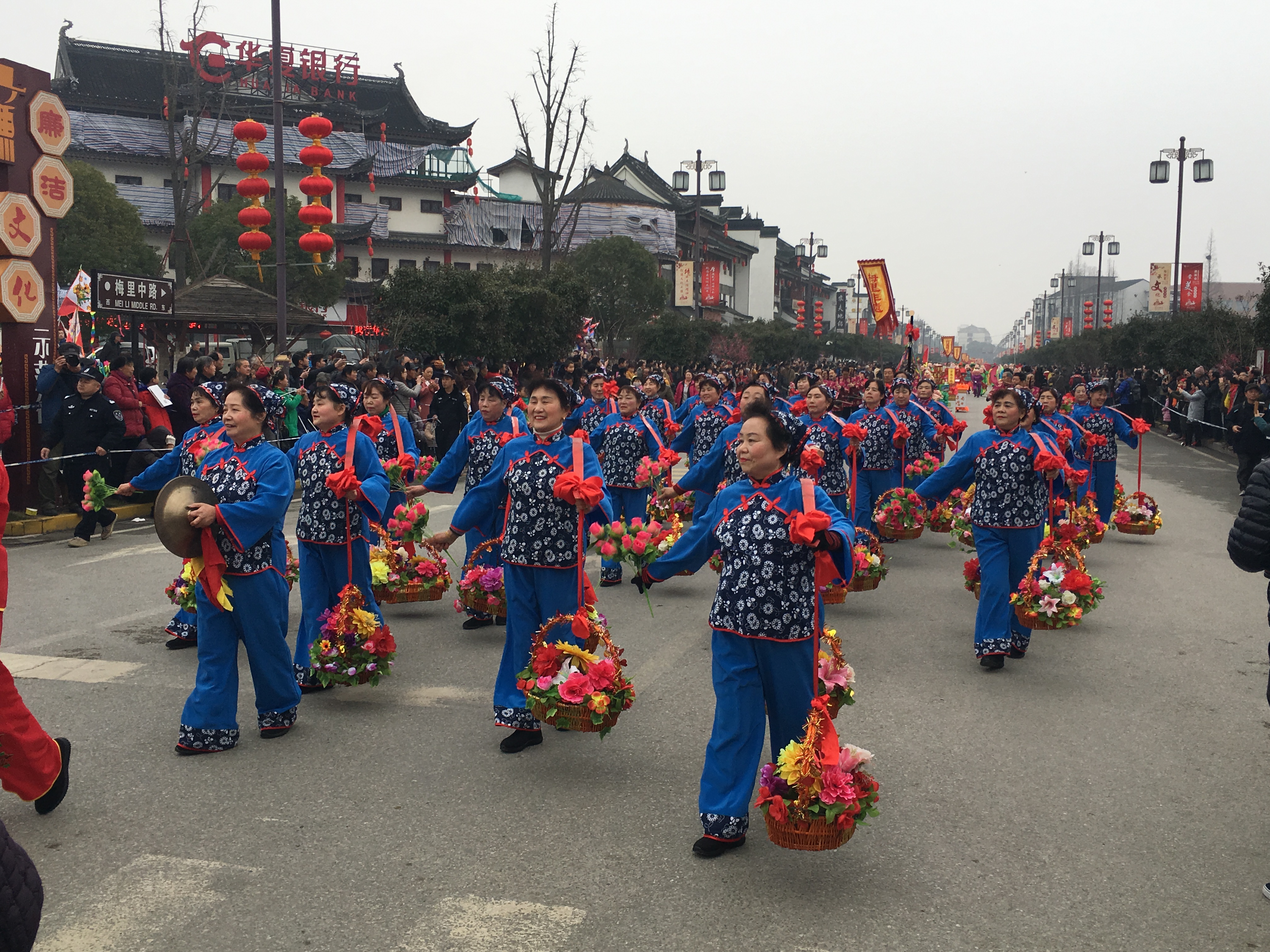 注册送彩金88元娱乐:2017年度"泰伯庙会"热闹开场