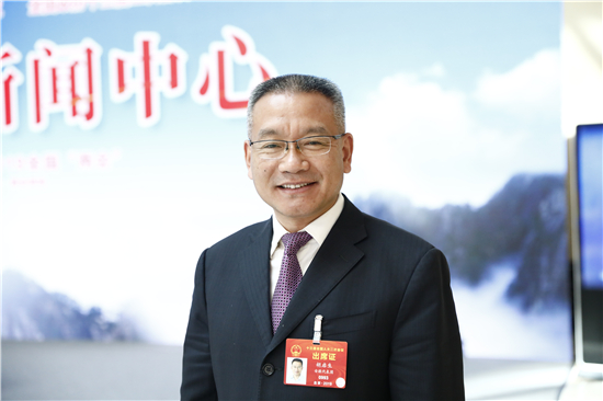 安徽省铜陵市长胡启生:全面推行中小学校长职级制