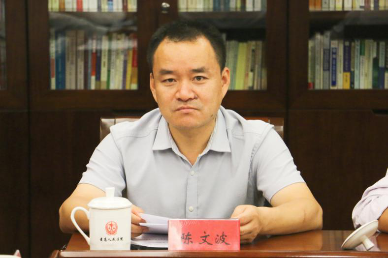 人民日报社《民生周刊》编委,新媒体部主编陈文波陈文波指出,环境司法