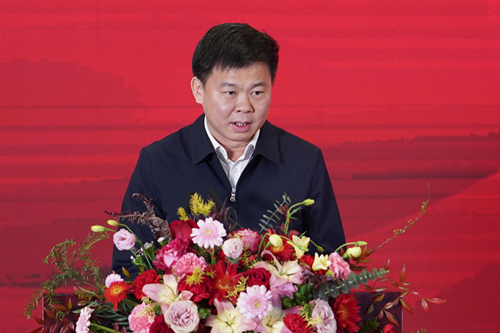 新疆维吾尔自治区阿勒泰地委委员宣传部部长蓝盛新特色运