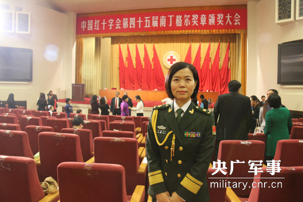 解放军第302医院护士长王新华 戴欣摄