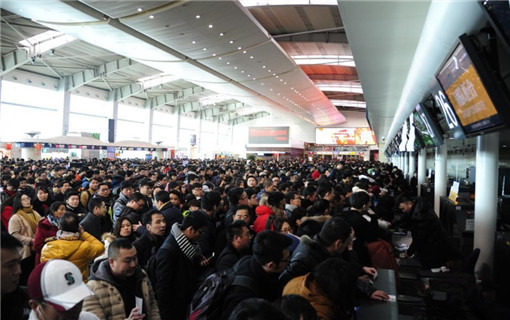大连机场滞留旅客约1.4万人-民生网-人民日报社《民生周刊》杂志官网
