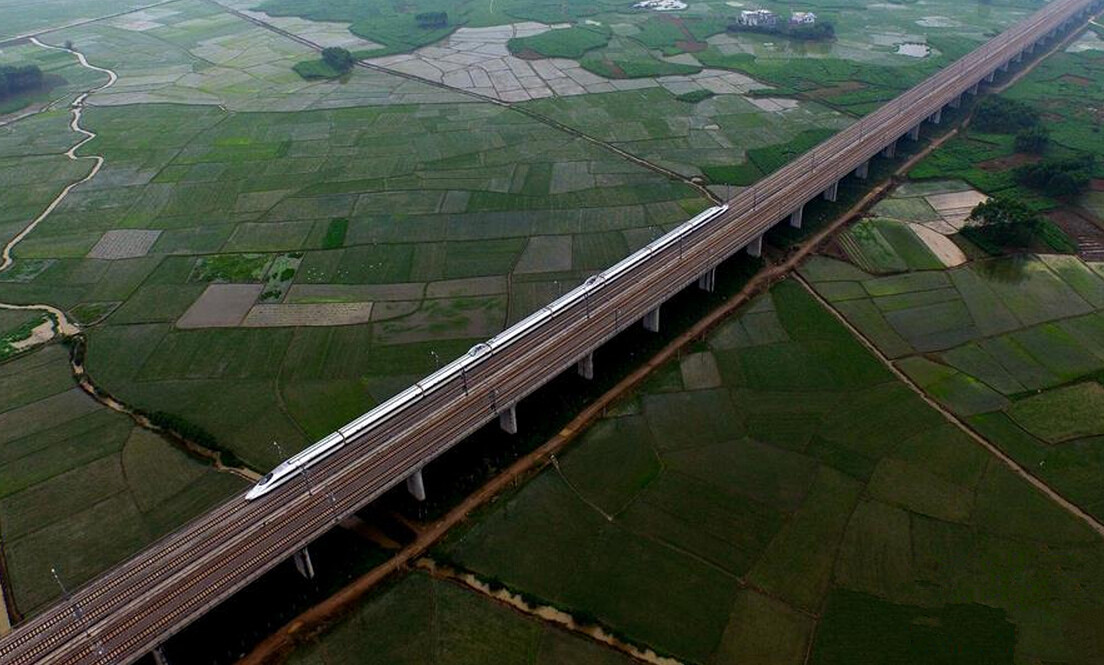 飞阅广西高铁八桂山川舞银蛇