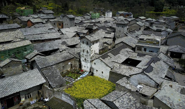 独特的屯堡古建筑村落——贵州本寨古村