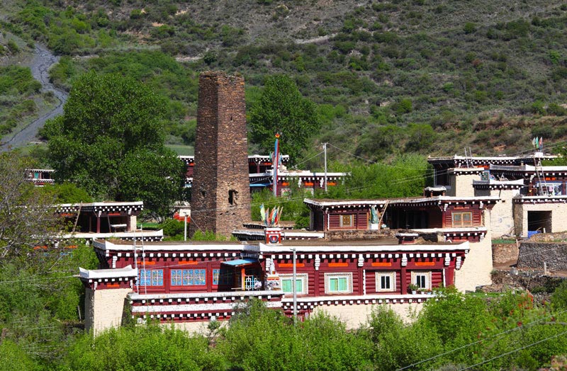 道孚民居:散落人间的仙境皇宫